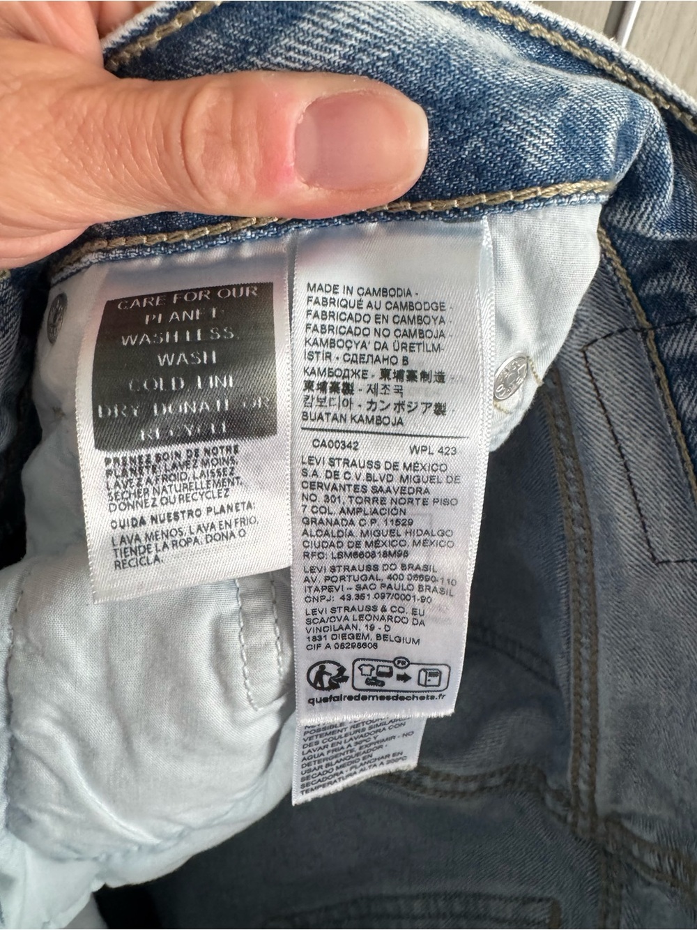 Levi's Women's Low Pro Straight Jeans - Light Blue Wash - Picture 7 of 7